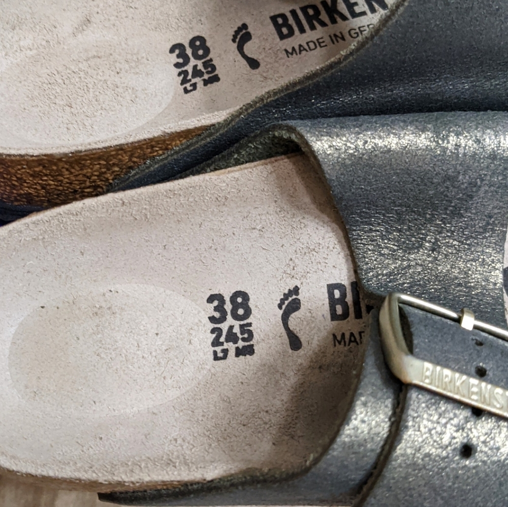 Birkenstock Arizona Slide Gold sandal - Picture 4 of 9